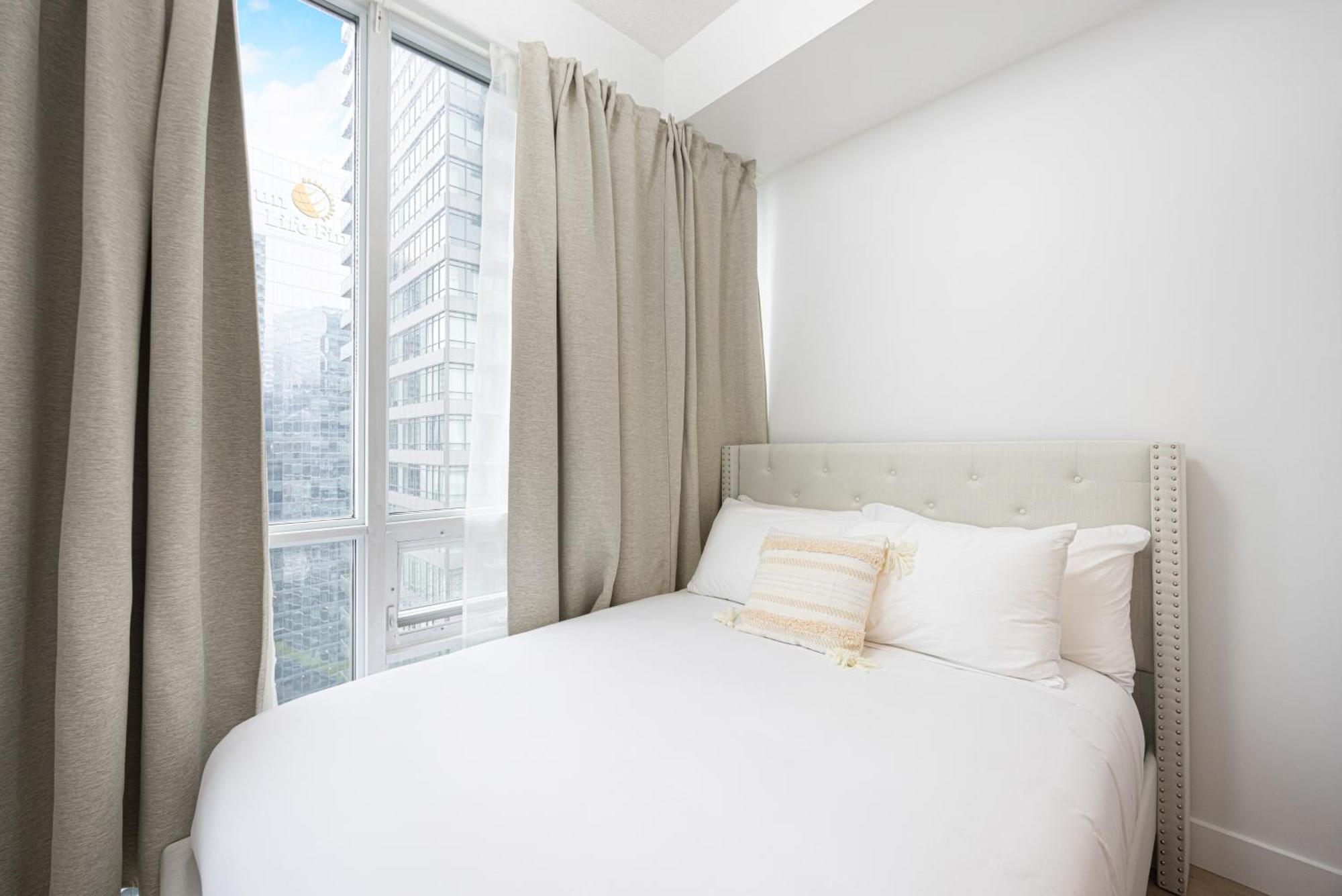 Newly Renovated Cozy Condo/Union Station 토론토 외부 사진