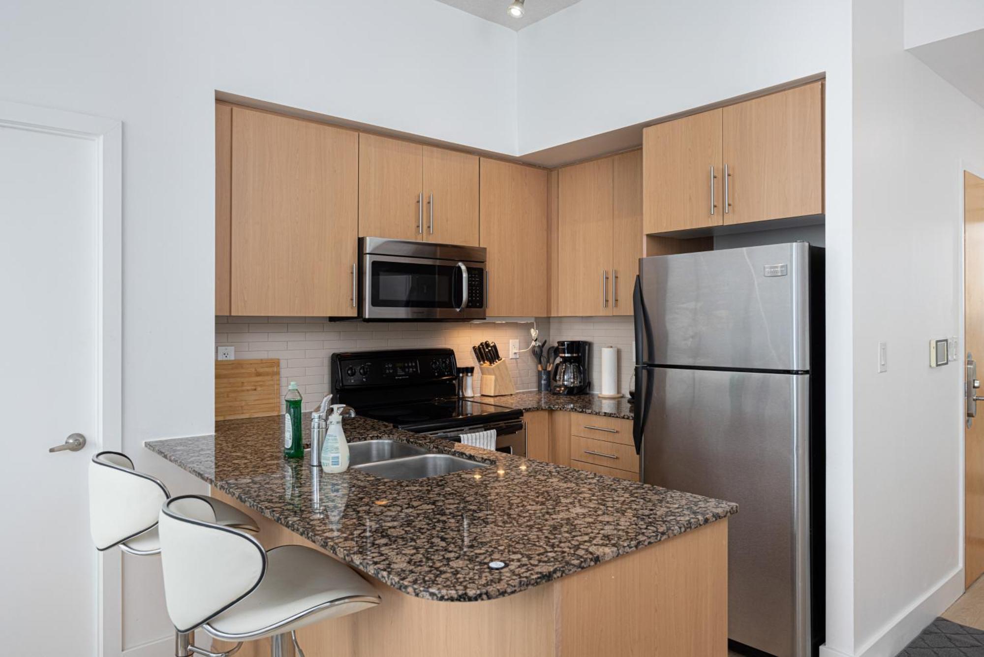 Newly Renovated Cozy Condo/Union Station 토론토 외부 사진